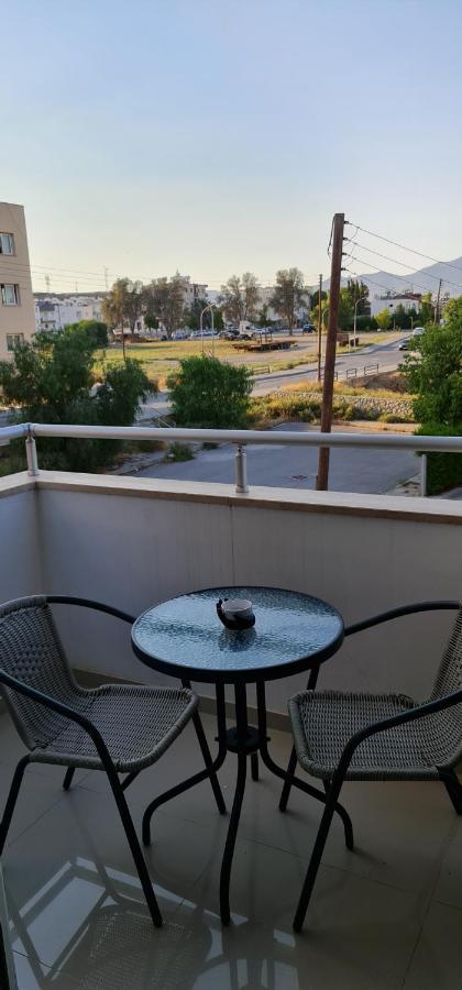 Oytam Apt Nicosia Luaran gambar