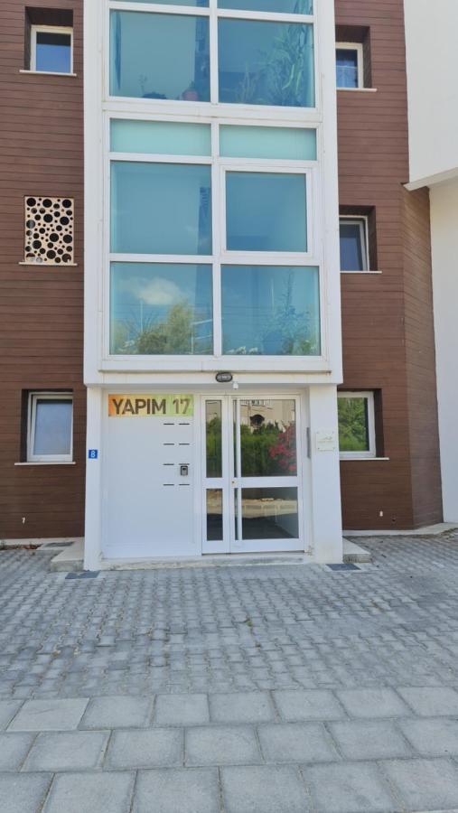 Oytam Apt Nicosia Luaran gambar