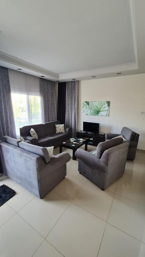 Oytam Apt Nicosia Luaran gambar