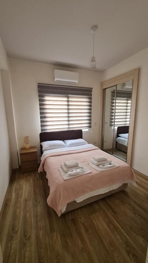 Oytam Apt Nicosia Luaran gambar