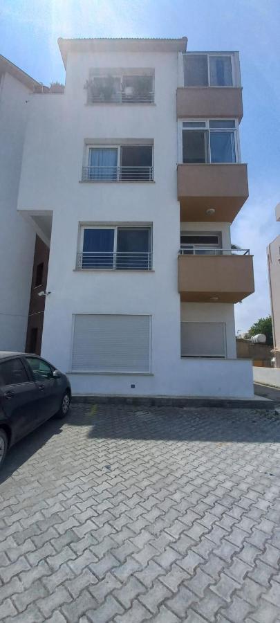 Oytam Apt Nicosia Luaran gambar
